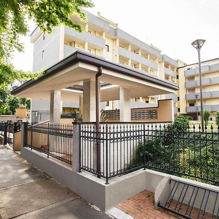 Hq Aparthotel Milano Inn - Smart Suites Cinisello Balsamo Zewnętrze zdjęcie